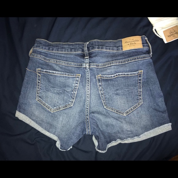 Abercrombie and Fitch Denim Midi-Short - Picture 2 of 4